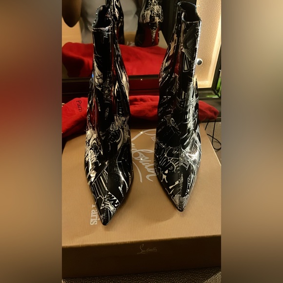 BRAND NEW SO KATE GRAFFITI LOUBOUTIN BOOTIE - Picture 4 of 8